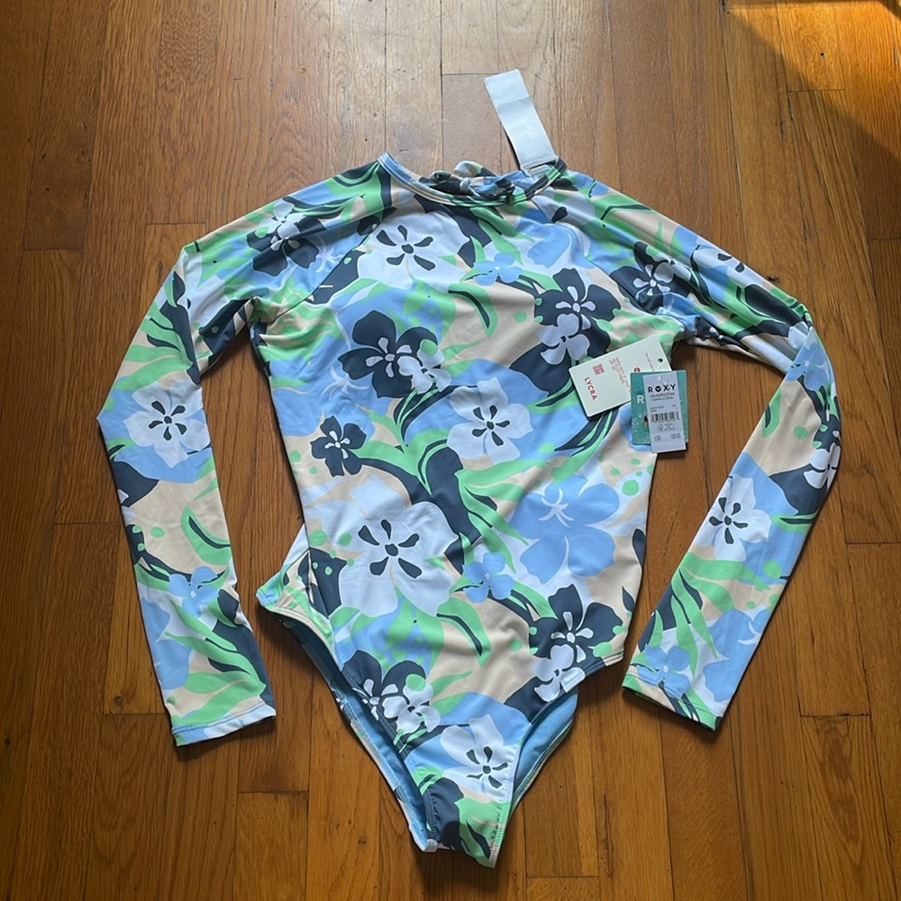 Roxy one piece bathing suit size large NWT
